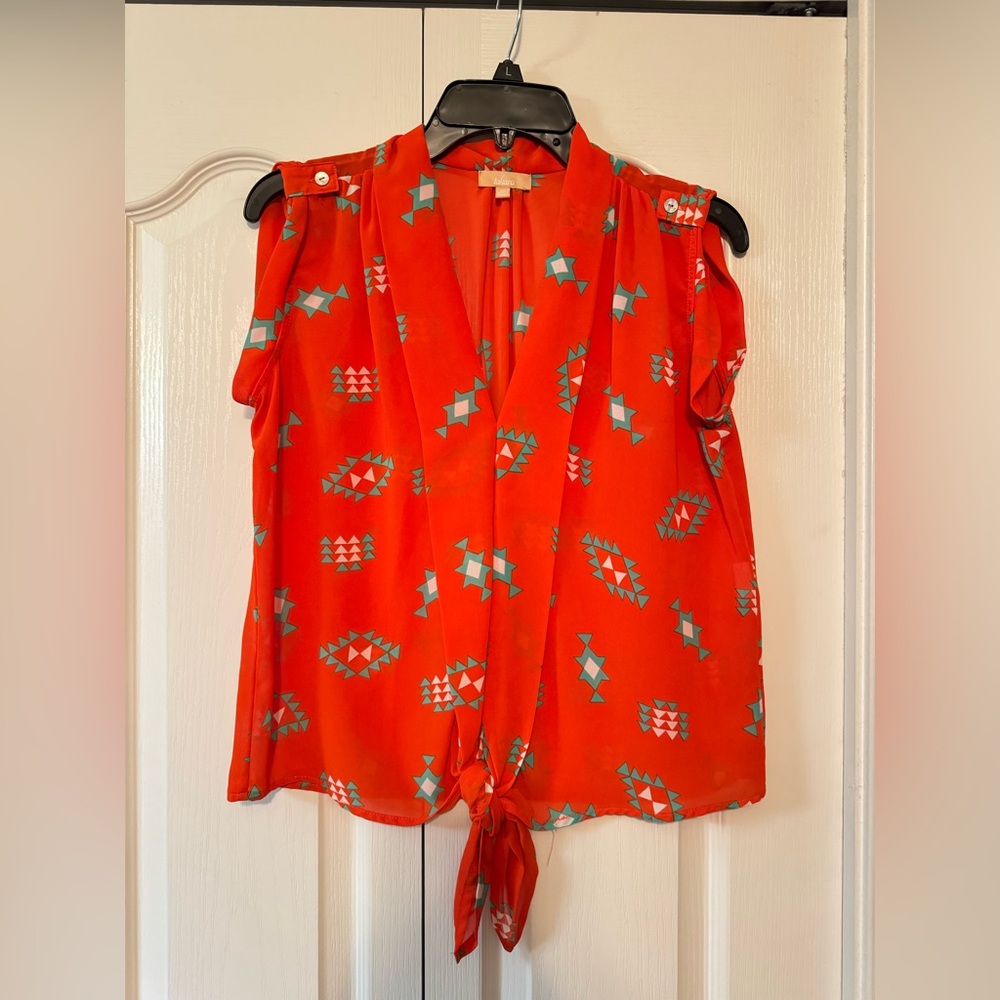 Sleeveless blouse